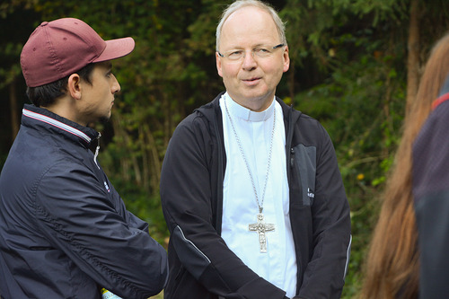 Maturawallfahrt 2018 / Corinna Peter - Junge Kirche Vorarlberg 260 Maturant/innen waren in gemeinsamer Mission mit Bischof Benno Elbs, Ordensleuten, und pastoralen Mitarbeiter/innen aus dem Ländle unterwegs. Genauer gesagt waren sie bei der Matura Wallfahrt der Jungen Kirche und der Berufungspastoral dabei.